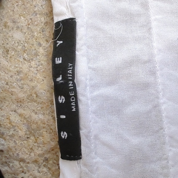 Sisley White Tunic Top with Ruffles - Picture 2 of 9